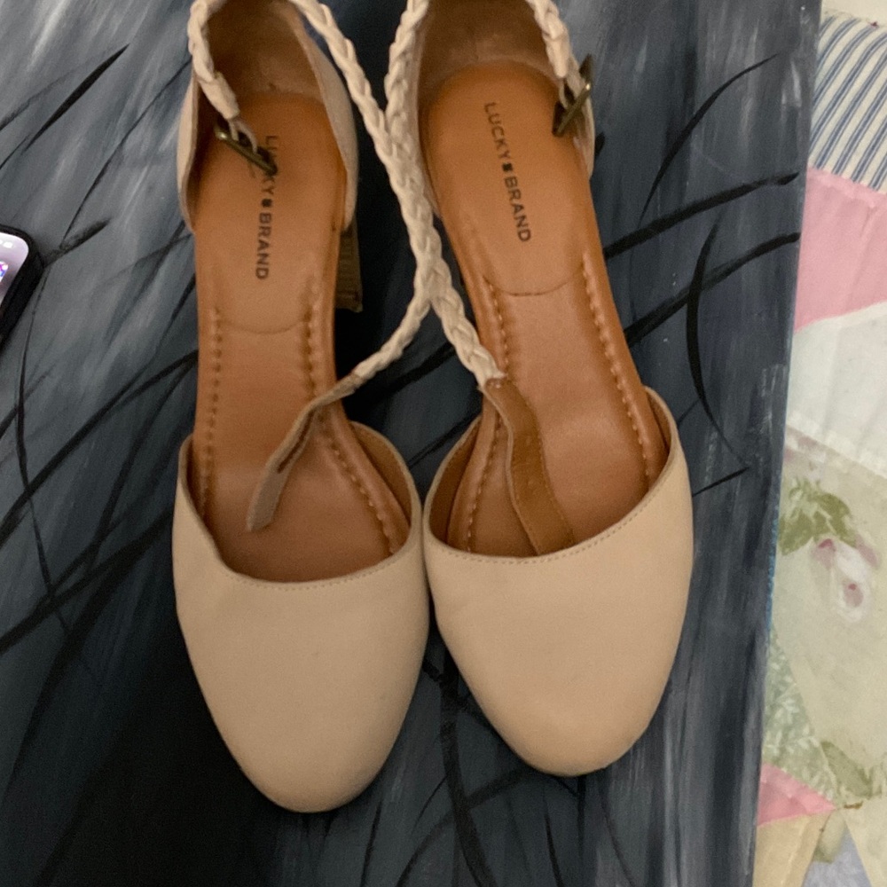 Lucky Brand Women's Tan heeled dress shoes